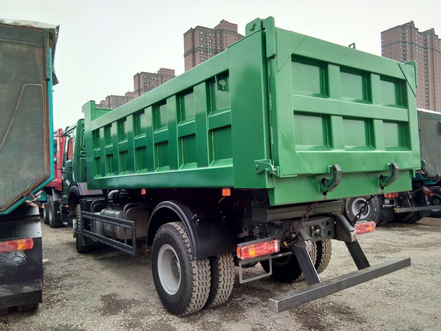5 Truk Dump Ton Dijual